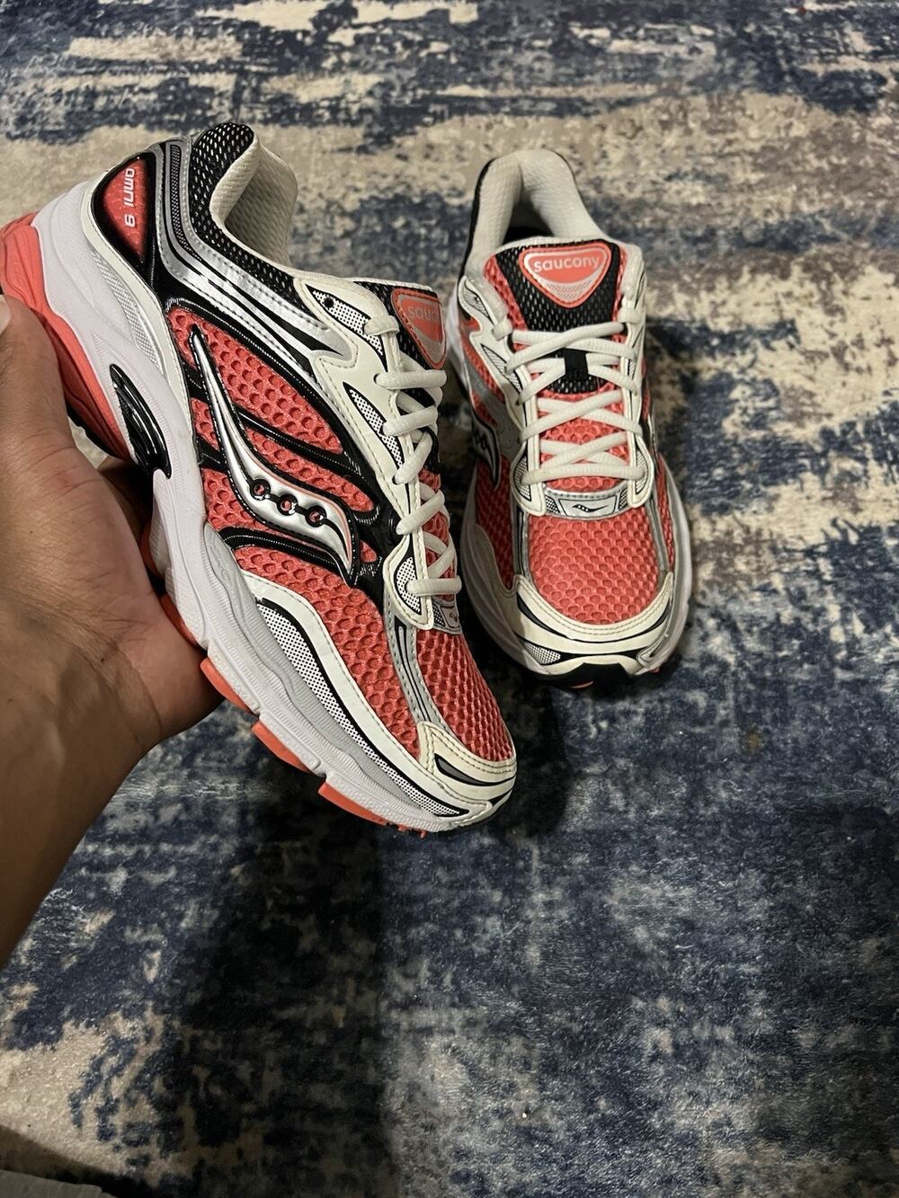 Size 9.5- Saucony ProGrid Omni 9 Silver Coral Men's Shoes Sneakers